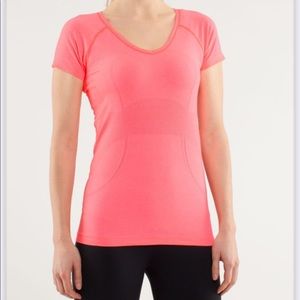 Lululemon Run: Swiftly tech v neck